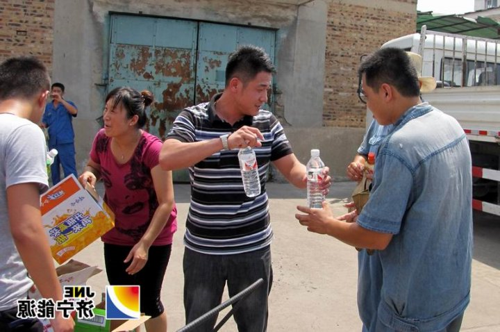 落陵矿山支护材料厂：送清凉活动渐进高潮