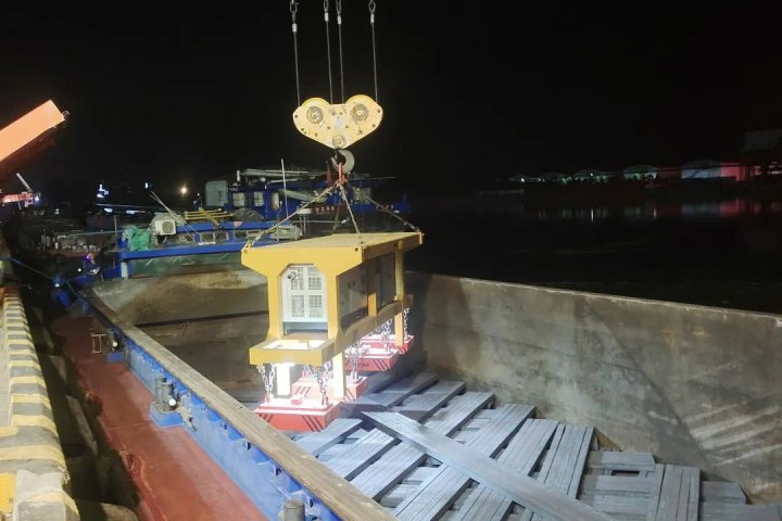 小技改大提效！跃进港实现固定吊吊装角度可调可控