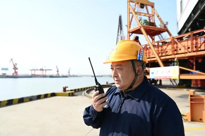 让党旗在港口飘扬！跃进港向“岗队区”创建要生产力