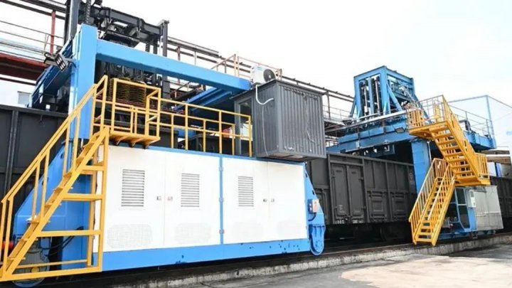 梁山港新型清车机正式投入使用