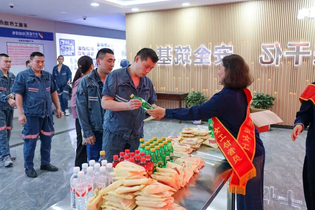 1759908965103000.jpg 05.jpg