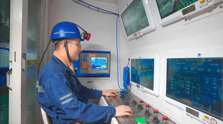 仅用7天！阳城二号井6302工作面皮顺煤流系统改造完成